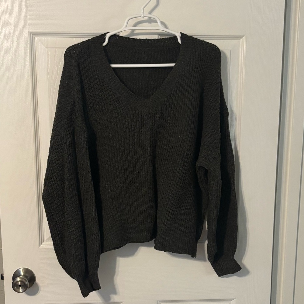 Classic V-Neck Women's Knit Sweater - Black
